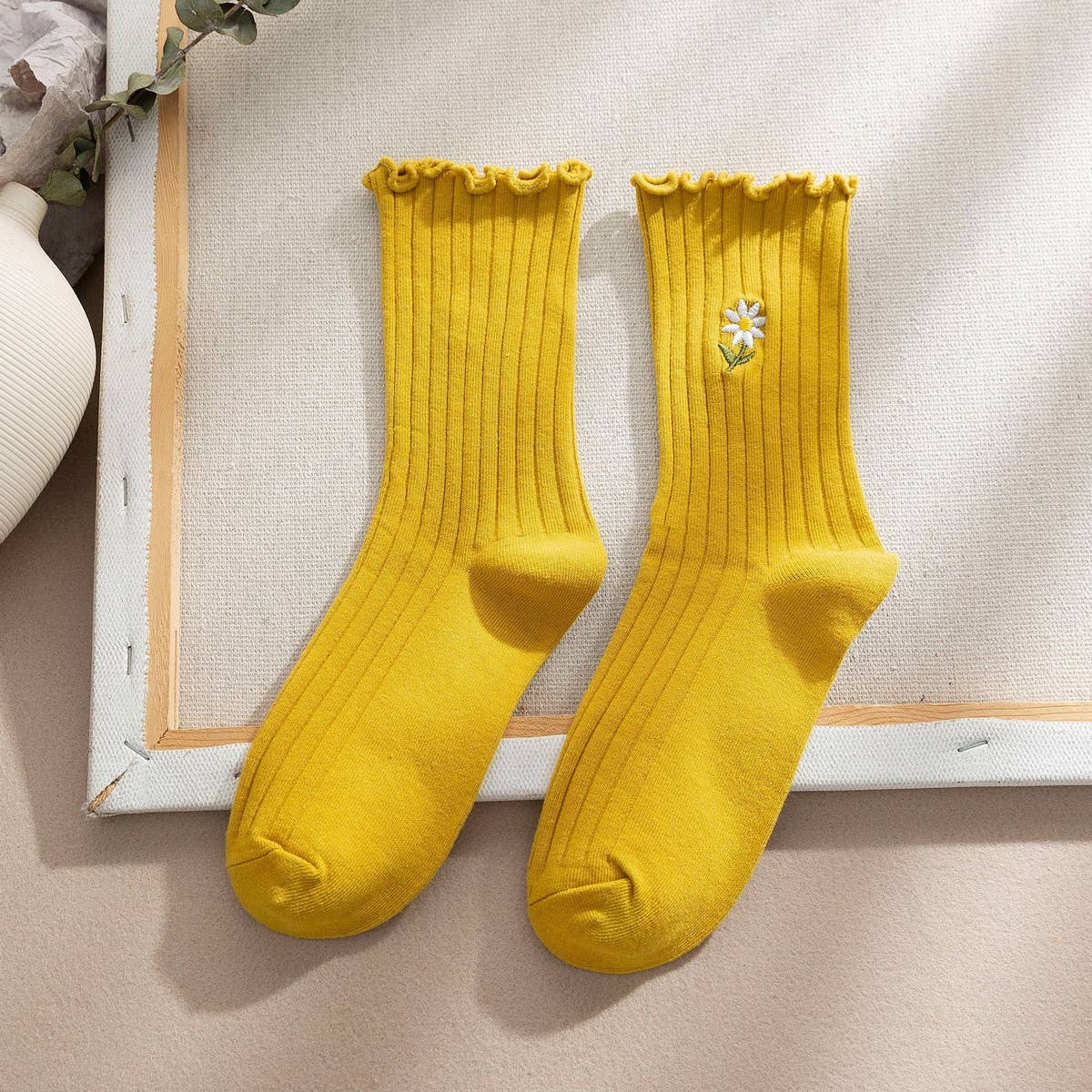 Flower Crew Ruffle Socks