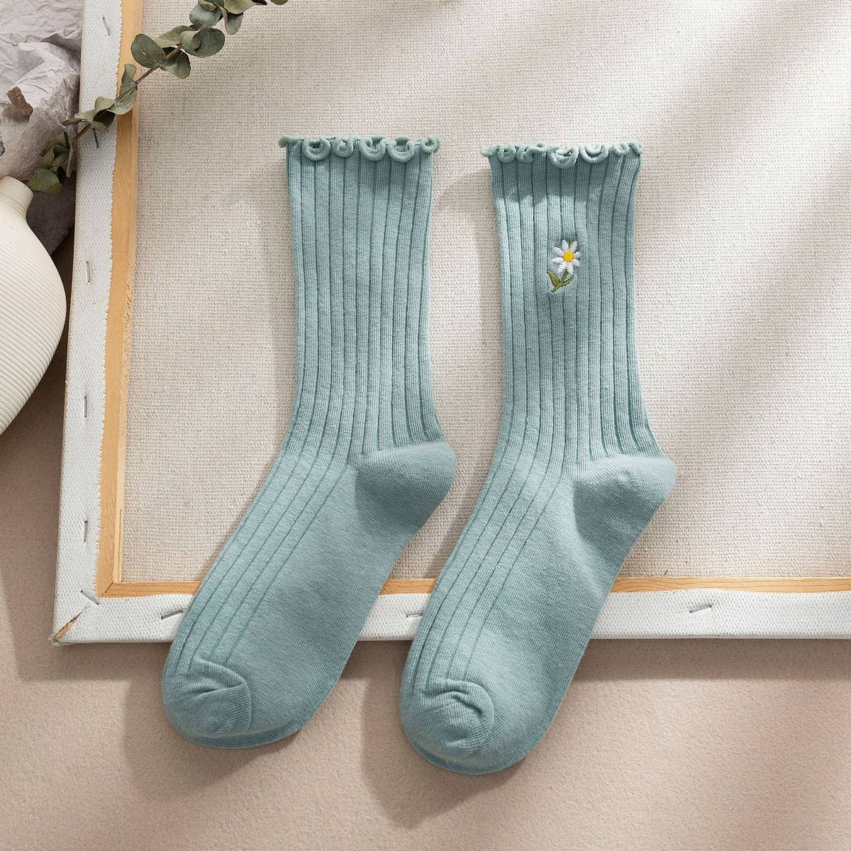 Flower Crew Ruffle Socks