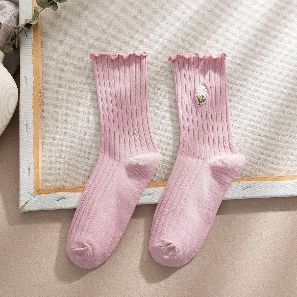 Flower Crew Ruffle Socks