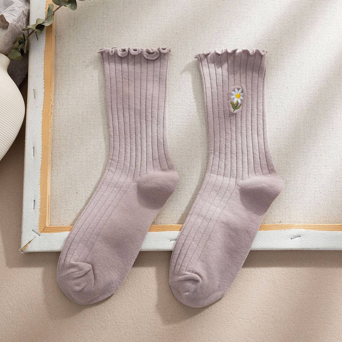 Flower Crew Ruffle Socks