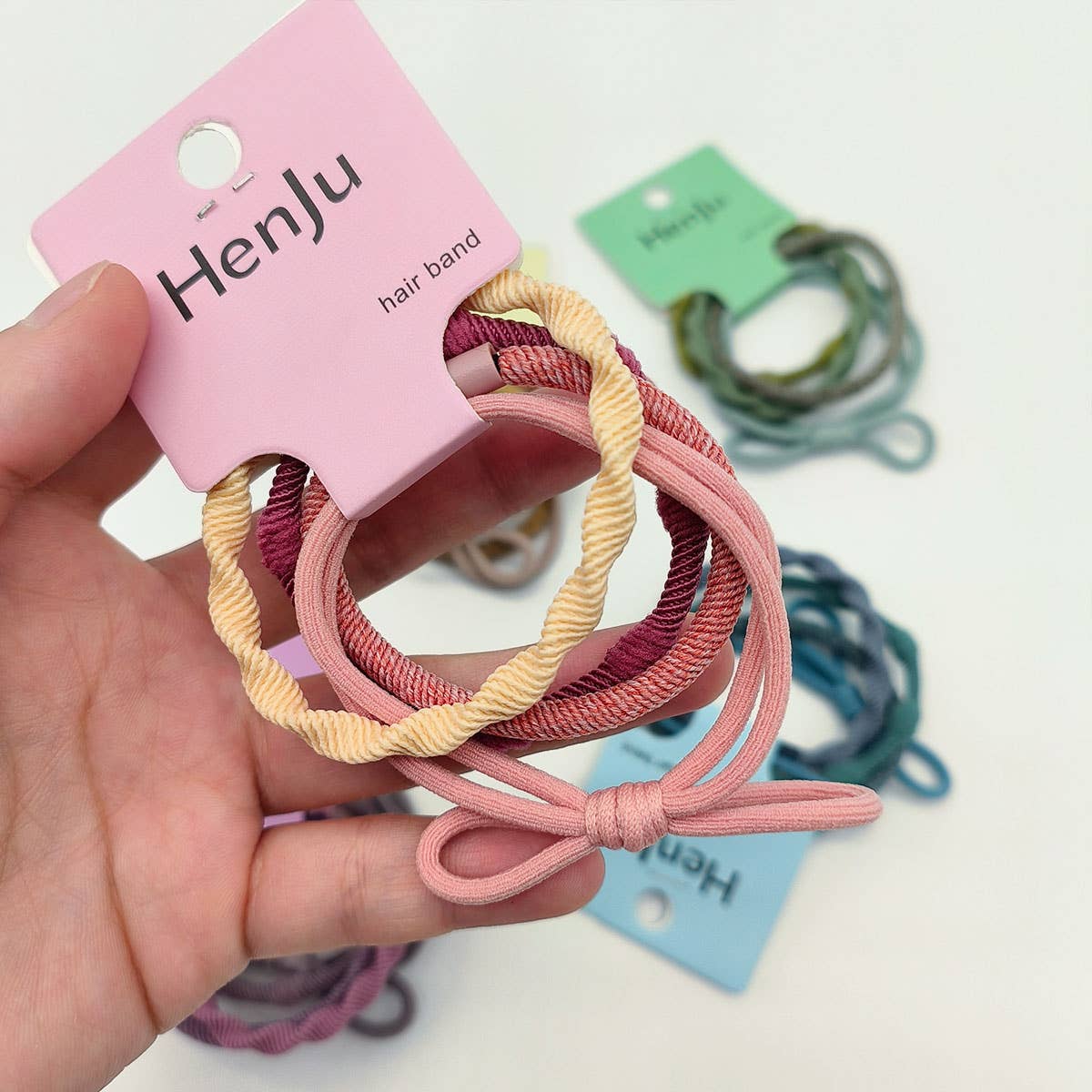 4 pack of hair ties
