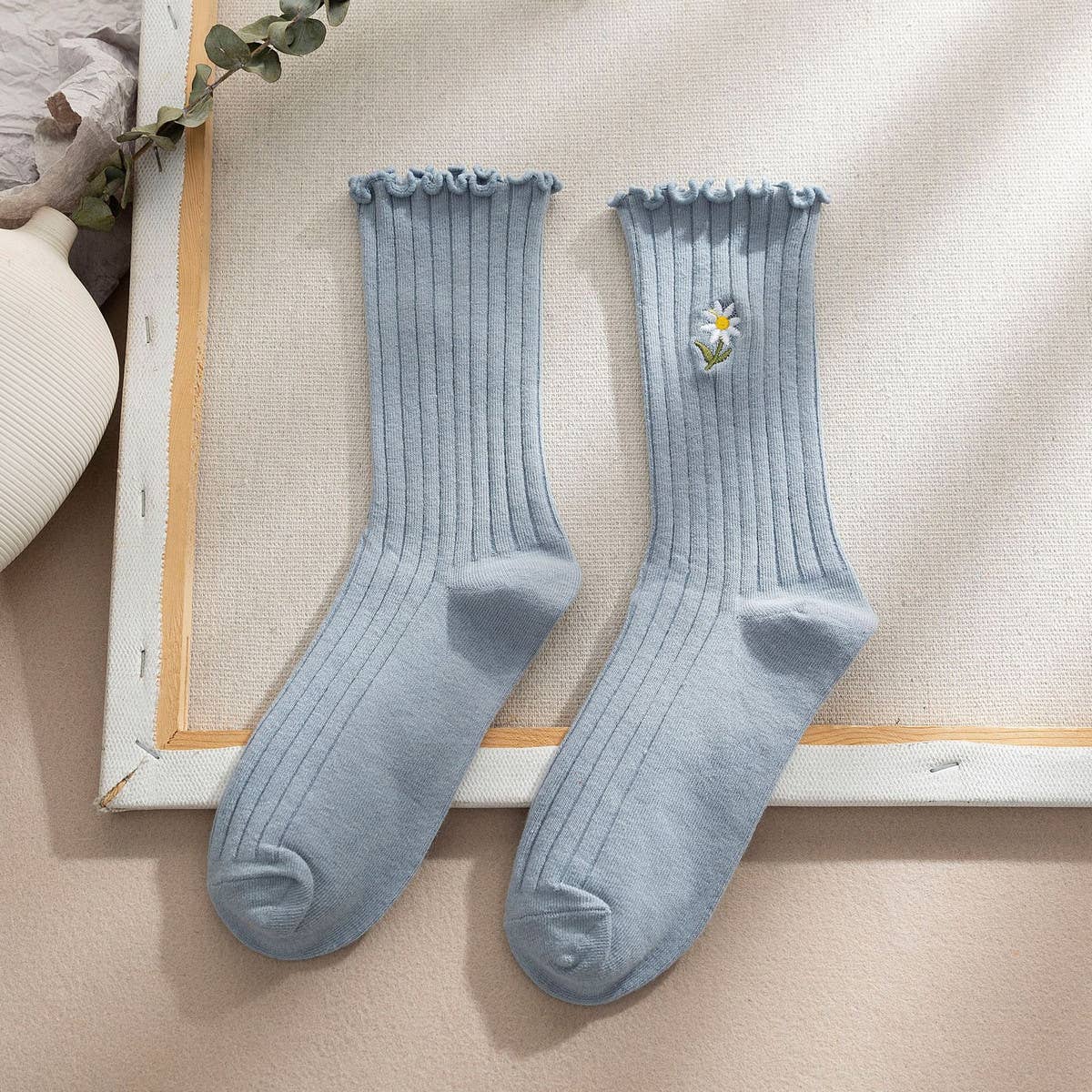 Flower Crew Ruffle Socks
