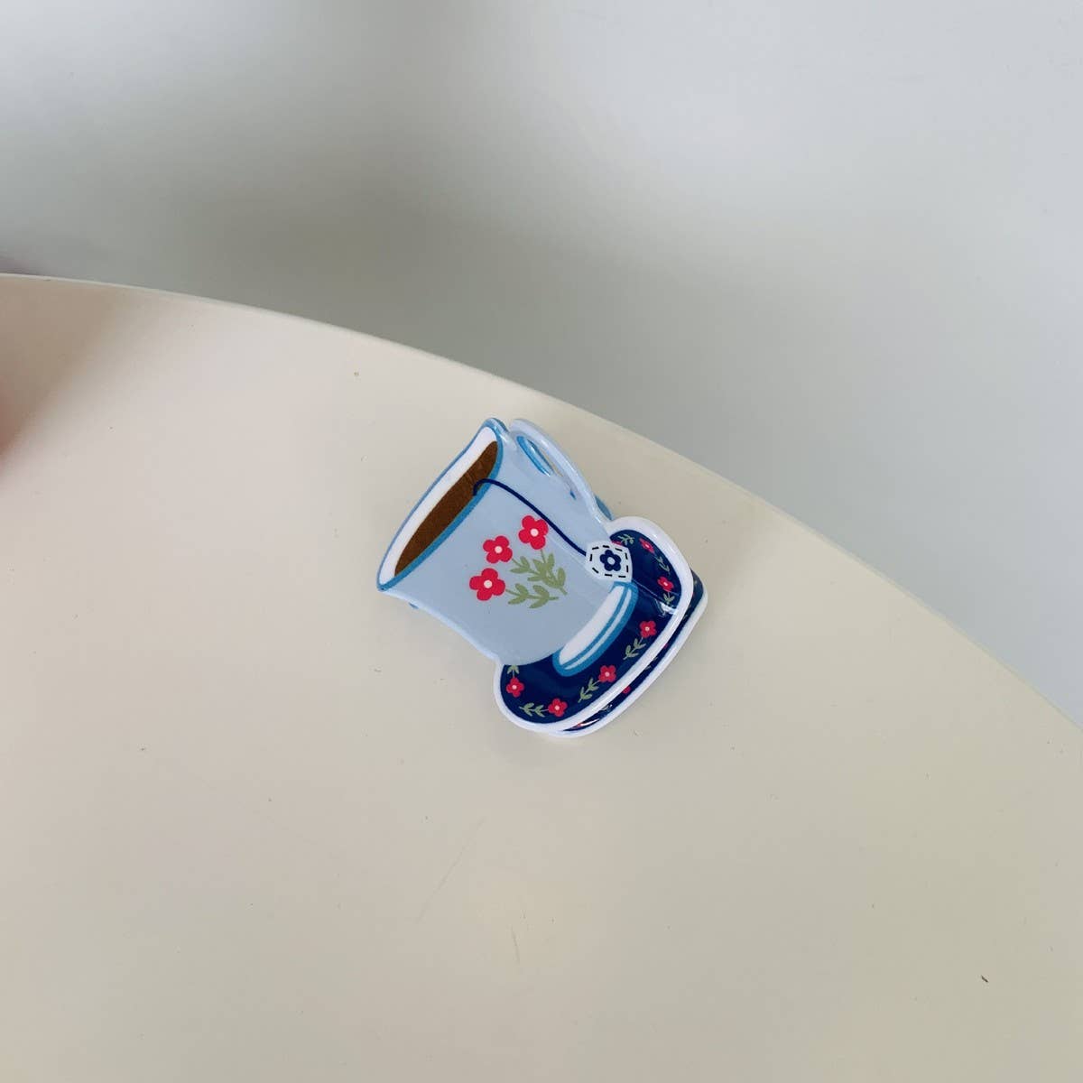 COFFEE CUP CLAW HAIR CLIPS