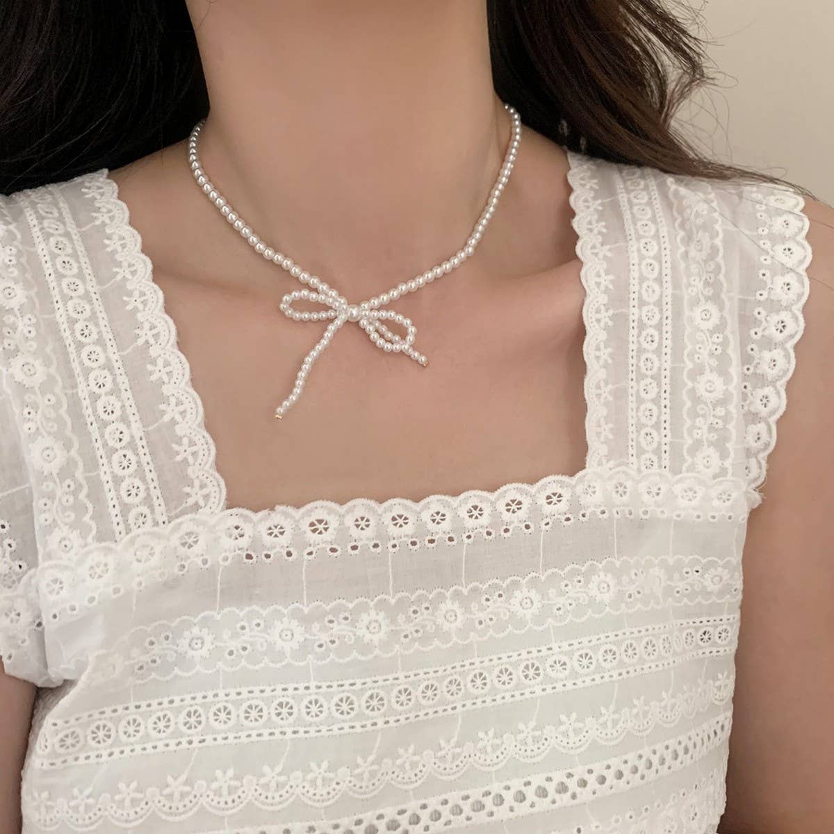 RETRO BOW PEARL NECKLACE