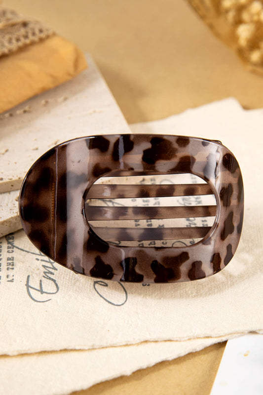 The Easy Wild Hair Clip – Leopard Print Acrylic Oval Claw Clip